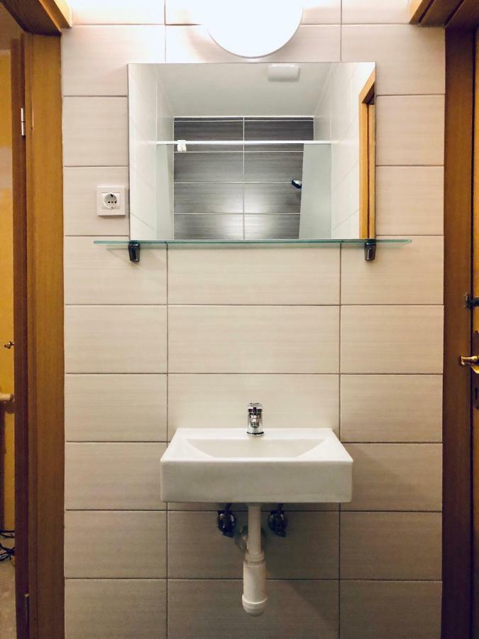 Aladin Hostel 卢布尔雅那 外观 照片