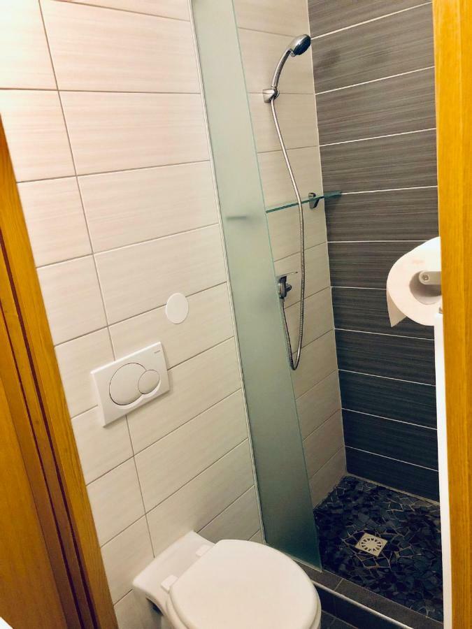 Aladin Hostel 卢布尔雅那 外观 照片